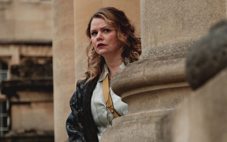 Les événements suivants sont basés sur un paquet de mensonges, ils ne sont pas basés sur une histoire vraie mais ils contiennent de la vérité.