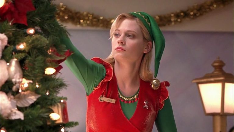 Elf : Comment le chant de Zooey Deschanel a changé le film pour le mieux