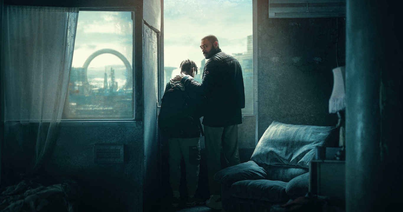 Kano as Isi and Jedaiah Bannerman as Benji in The Kitchen (2024)