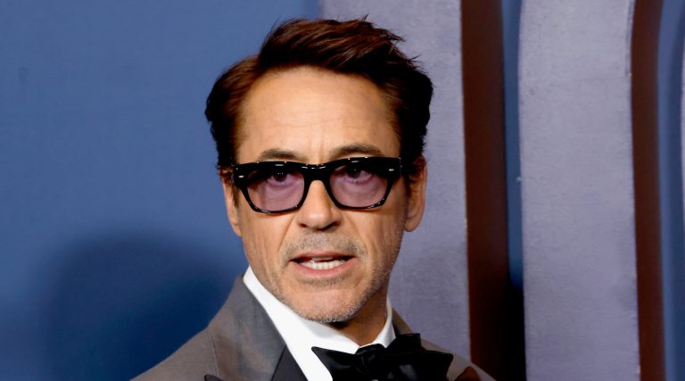 Robert Downey Jr. et Christopher Nolan partagent leur rire d&rsquo;une blague brutale sur Marvel