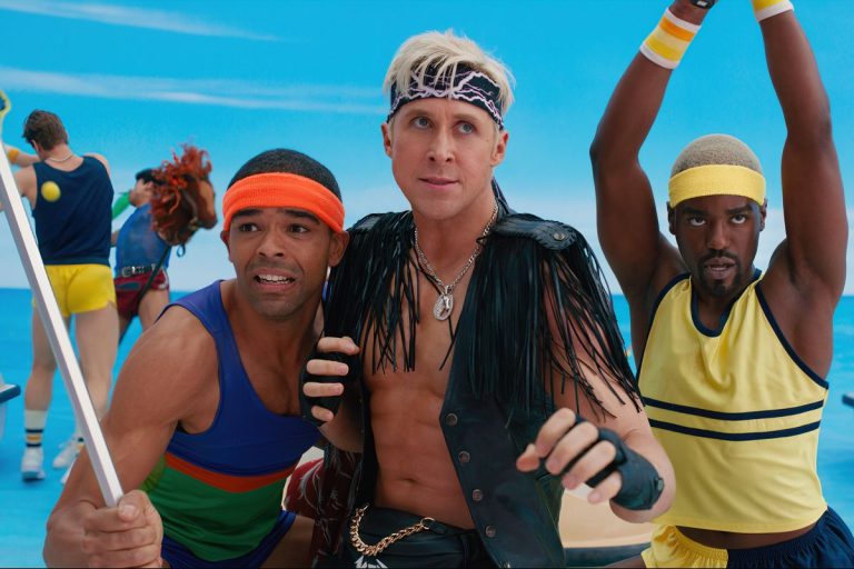 Ryan Gosling et America Ferrera sont tout aussi déconcertés par ces snobs de Barbie aux Oscars