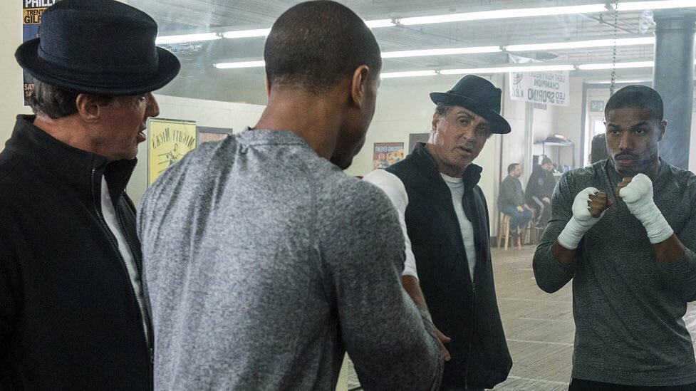 Creed - Born to Fight est le film qui sera diffusé ce soir sur la chaîne Rai 2, voici l'intrigue, le casting et les curiosités du film avec le protagoniste Michael B. Jordan.