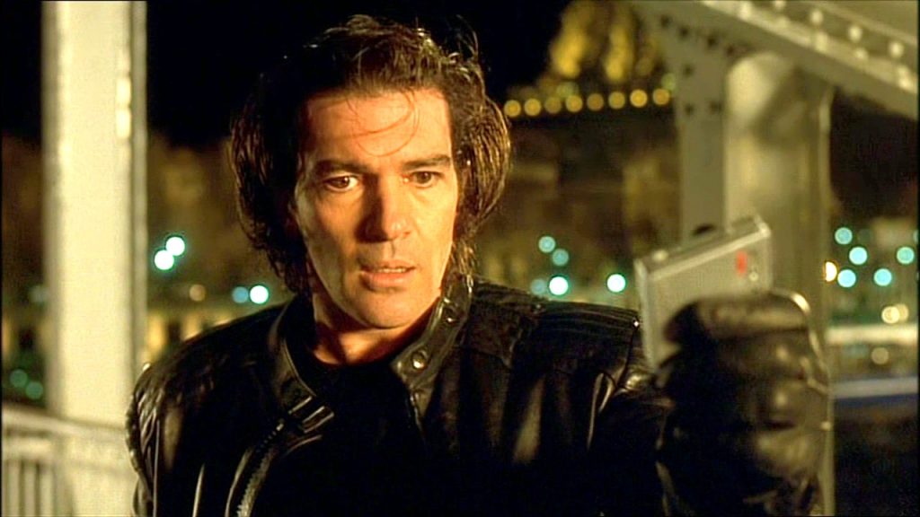 Femme Fatale est un film de 2002 réalisé et écrit par Brian De Palma avec Rebecca Romjin et Antonio Banderas, voici l'intrigue, le casting et les curiosités du film.
