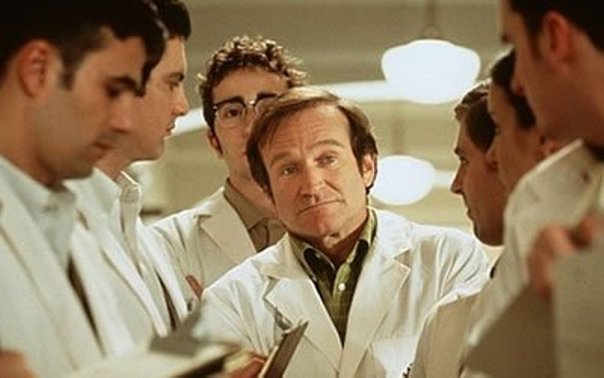 Patch Adams est un film biographique et dramatique de 1998, voici l'intrigue, le casting et les curiosités du film avec Robin Williams, Monica Potter et Philip Seymour Hoffman.