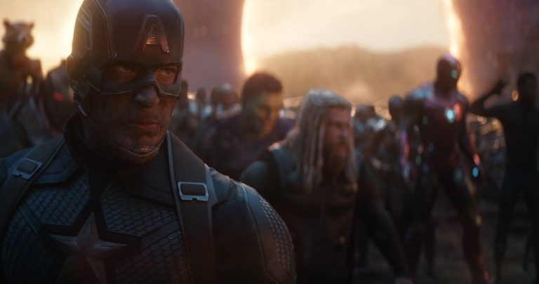 Marvel, les réalisateurs d'Avengers expliquent la crise des films de bandes dessinées