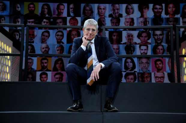 Fuori dal coro, anticipazioni dell’8 maggio: su Rete 4 sanità e centri di accoglienza