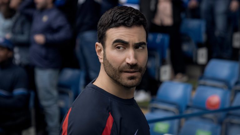 Le rôle rétrécissant de Brett Goldstein dans la saison 2 n&rsquo;est pas seulement un autre Roy Kent