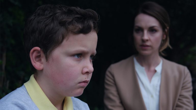 The Devil&rsquo;s Hour Saison 2 : Isaac expliqué – La fin, la montre et la série Ses pouvoirs