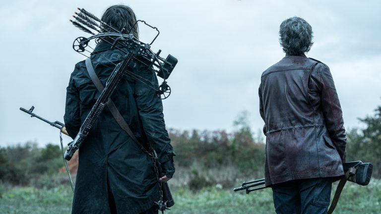 La saison 3 de The Walking Dead Daryl Dixon doit décider de la relation entre Daryl et Carol