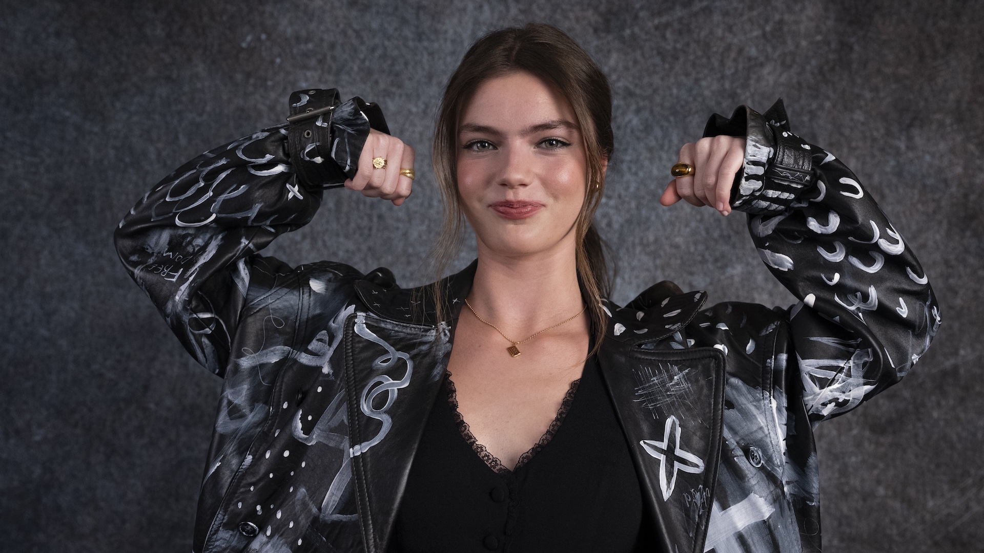 Florence Hunt a Bridgerton Saison 4 BTS Tiktok Femmes prêtes à partir