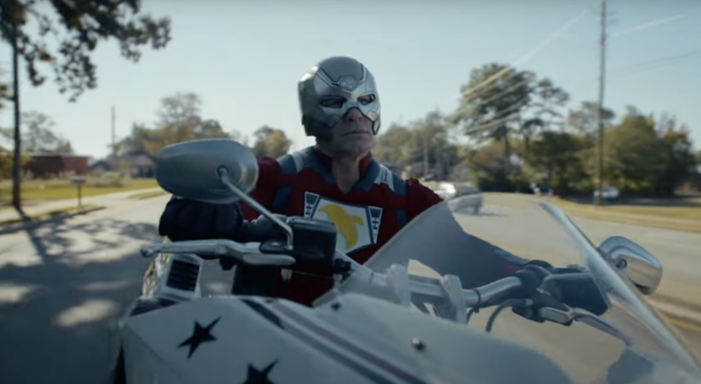 La bande-annonce de la saison 2 de Peacemaker devient pleine Multiverse, confirme que le canon de Suicide Squad Canon