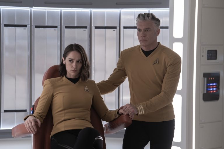 Star Trek: Strange New Worlds &lsquo;Showrunners sur le choix de Pike et Batel