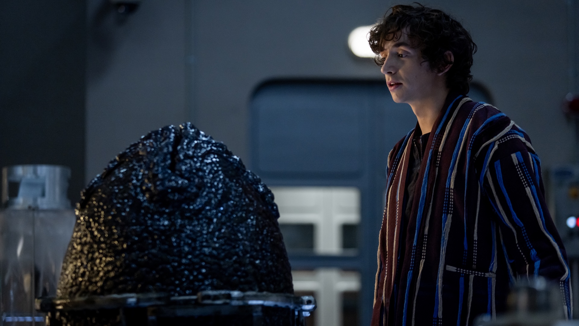 FX's Alien: Earth -- "Metamorphosi" -- Season 1, Episode 3 (Airs Tues, August 19) -- Pictured: Samuel Blenkin as Boy Kavalier. CR: Patrick Brown/FX