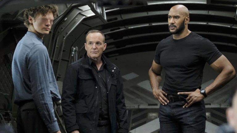 Clark Gregg défend de manière profane le statut MCU des agents du SHIELD
