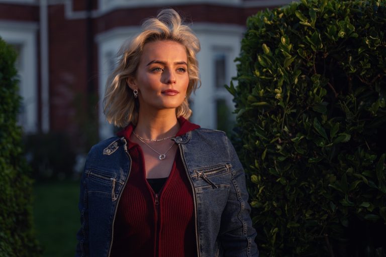 L&rsquo;ancienne compagne Millie Gibson parle de son départ de Doctor Who