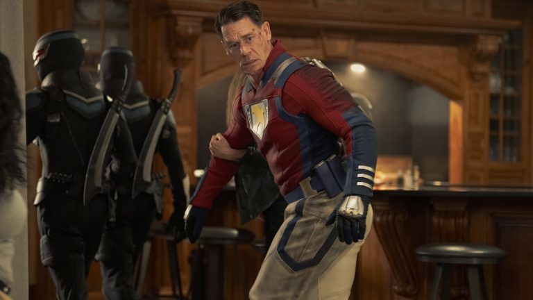 Les réalités alternatives de DC Comics que nous voulons voir dans la finale du pacificateur