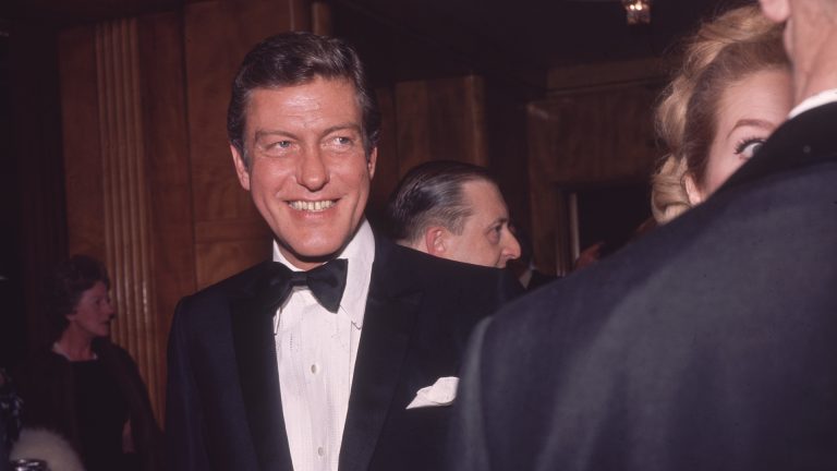 Dick Van Dyke rappelle la très bonne raison pour laquelle il ne devient pas James Bond