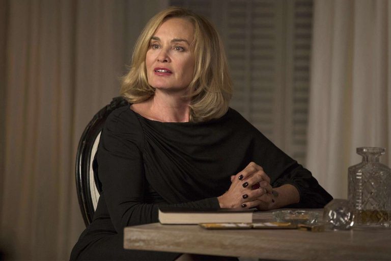 Le retour de Jessica Lange dans American Horror Story remet enfin la franchise sur les rails