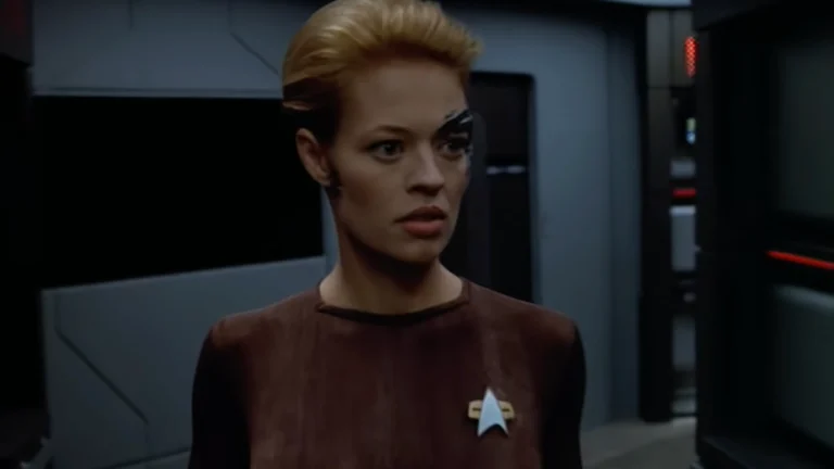 Jeri Ryan défend le costume de Star Trek: Voyager de Seven of Nine