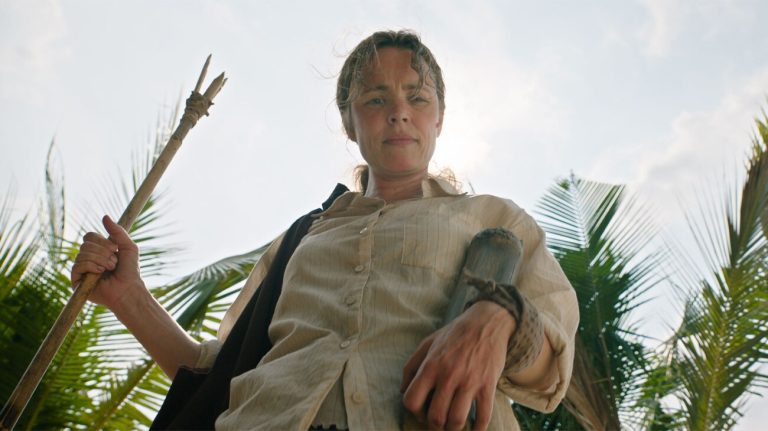 Envoyer de l&rsquo;aide permet à Rachel McAdams d&rsquo;aller à fond avec Bruce Campbell et c&rsquo;est incroyable