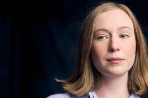 Chercheurs d&rsquo;amour infini : Hannah Einbinder et Justin Theroux parlent de cultes et d&rsquo;attouchements inconfortables