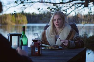 Revue de Over Your Dead Body : Samara Weaving se réjouit de la comédie « Murder Your Spouse »