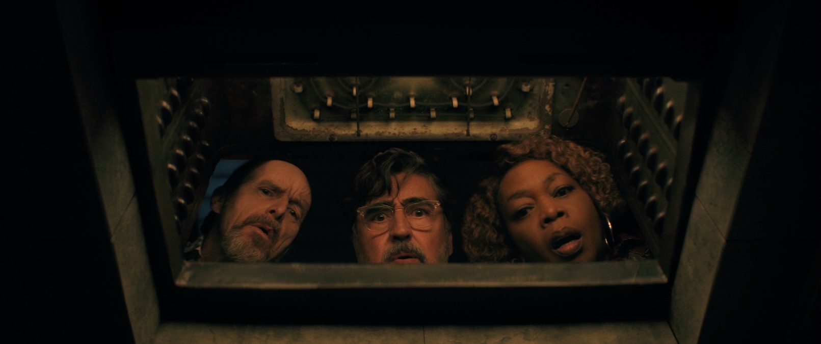 Bande-annonce de The Boroughs : Des choses plus étranges arrivent aussi aux personnes âgées