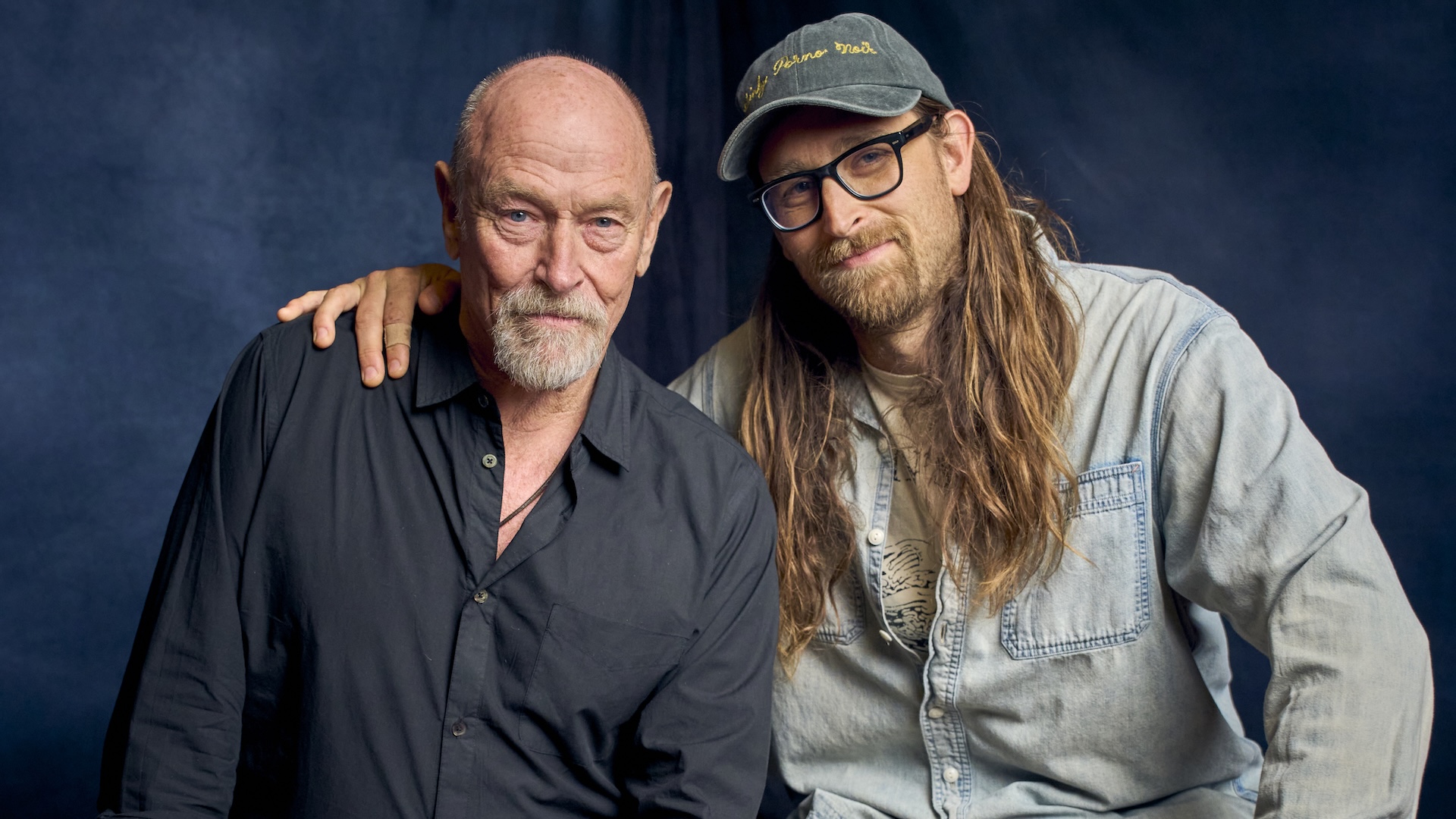 Corbin Bernsen parle d'adopter l'esprit de Roger Corman et de travailler avec son fils à Woodstockers