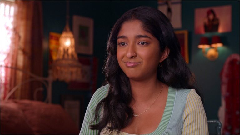 Maitreyi Ramakrishnan parle de ce que je n&rsquo;ai jamais fait et pourquoi nous avons besoin de plus de drames pour adolescents aujourd&rsquo;hui