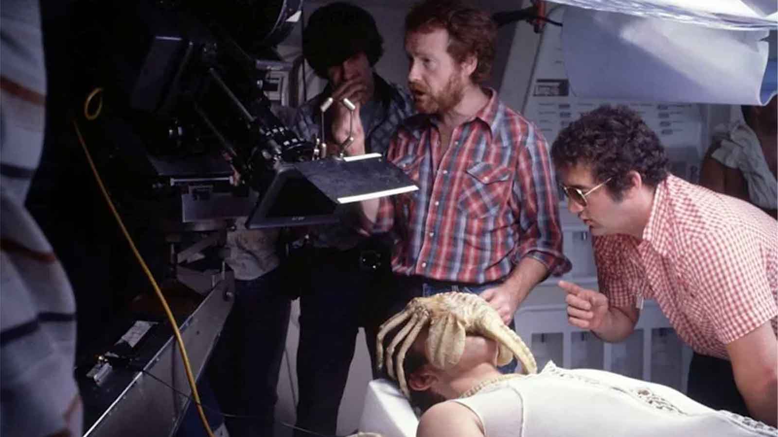 20 photos amusantes prises dans les coulisses de films des années 1970