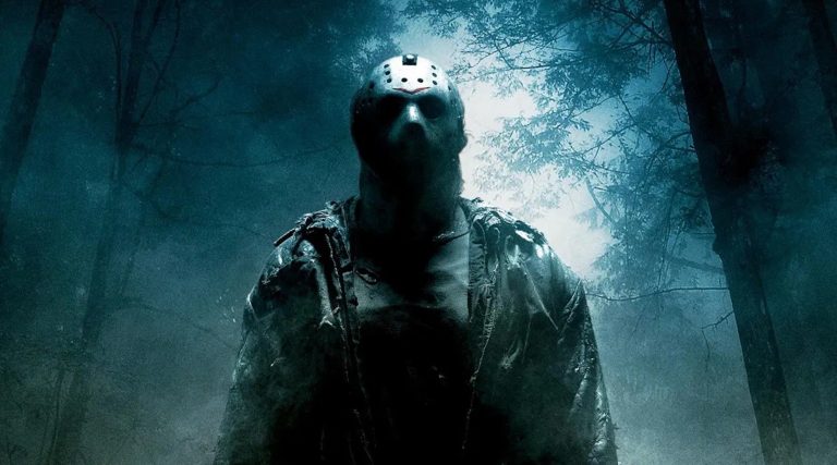 La série Crystal Lake d'A24 doit expliquer ce qui se passe dans cette ville étrange

