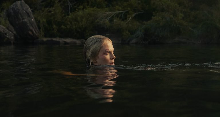 Pourquoi le nouveau film de Charlize Theron de Netflix va vous donner envie de vacances en Australie
