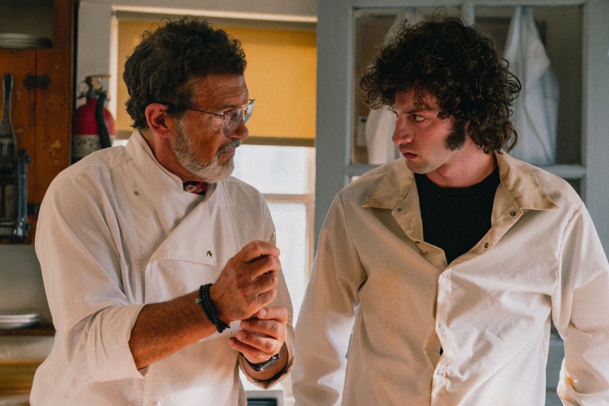 Tony promet un biopic désordonné sur Anthony Bourdain du réalisateur de Blackberry