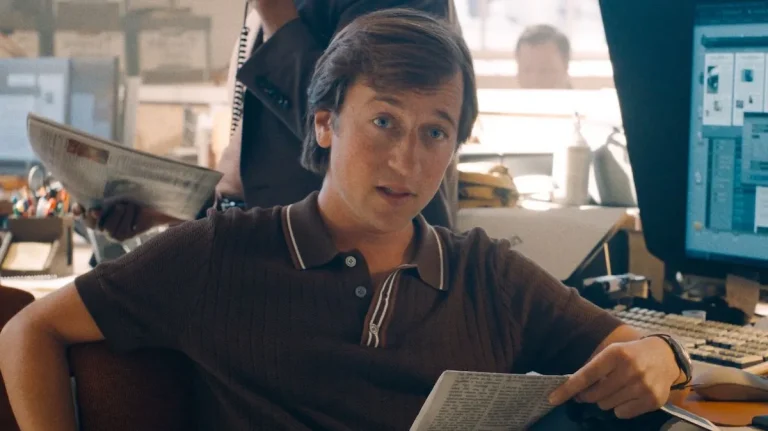 Les fans étranges de DC se réjouissent alors que James Gunn confirme la co-star de Gorilla pour Jimmy Olsen Show
