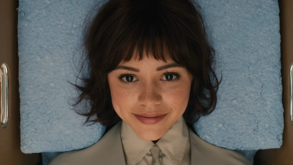 Bande-annonce de Klara et le Soleil : La reine des cris Jenna Ortega s'essaye à la science-fiction dans le film retardé de Taika Waititi